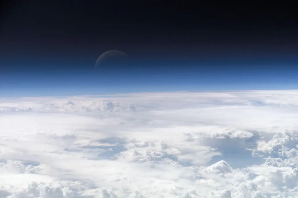 Atmosphäre der Erde, aufgenommen von der ISS (2013)